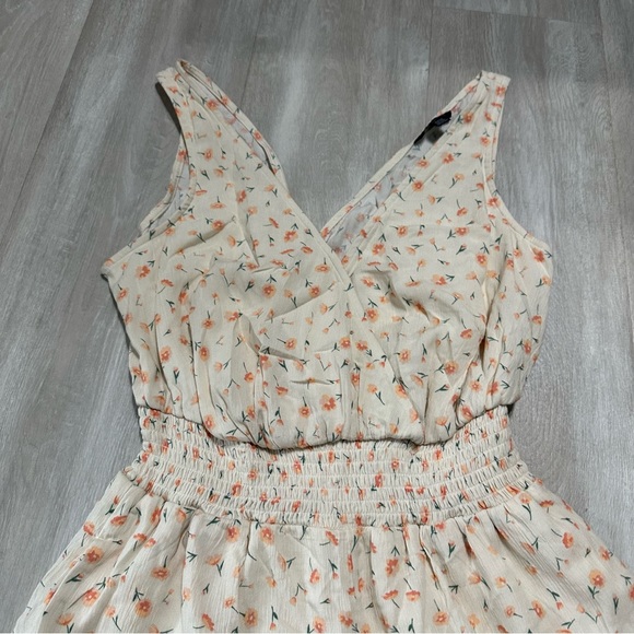 American Eagle Cream Orange Floral Romper Sz M - Picture 8 of 9